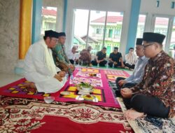 Walikota Dan Wakil Walikota Di Peusijuk Dayah Hiyadhul Ulum Al-Aziziyah