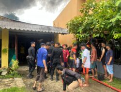 Brimob Polda Sumut Tanggap Cepat Kebakaran di Medan Timur, Dua Rumah dan Satu Gudang Terbakar