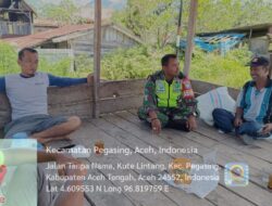 Bahas Keamanan, Babinsa Melaksan Komsos di Desa Kute Lintang