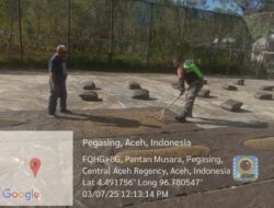 Babinsa Bantu Jemur Kopi, Melalui Komsos Bersama Masyarakat Desa Pantan Musara