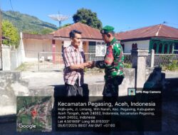 Babinsa Melaksan Komsos di Desa Kung, Membersihkan Lahan atau Sampah Jangan di Bakar Sembarangan