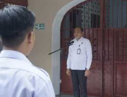 Berikan Kontribusi Terbaik Dalam Setiap Pengabdian, Kalapas Pamekasan Pimpin Apel Sekaligus Serahkan SK Kenaikan Pangkat Pegawai