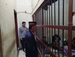 Polres Aceh Tengah Laksanakan Binrohtal Rutin untuk Tahanan, Tekankan Pentingnya Shalat Lima Waktu
