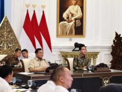 Presiden Prabowo Subianto Memimpin Rapat Terbatas, Bahas Bersama Sejumlah Mentri Kabinet di Istana Merdeka