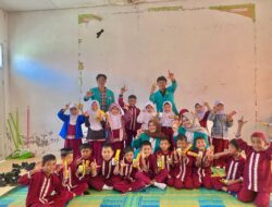 KKN Kampung Mupakat Jadi Gelar Kunjungan Literasi di SDN WAQ Pondok Sayur