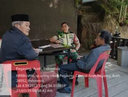 Wujud Kepedulian Babinsa, Serda Habibi Laksanakan Komsos Bersama Masyarakat Desa Uning Niken