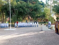 Polisi Jadi Inspektur Upacara di SMKN 4 Bener Meriah, Ajak Siswa Tingkatkan Semangat Belajar dan Tertib Lalu Lintas