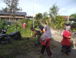 Jelang Perayaan HUT RI ke-80, Babinsa Ajak Warga Bergotong Royong