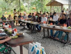Kapolres Pidie Jaya Gelar Jum’at Curhat dengan Petani Jagung Dukung Swasembada Pangan