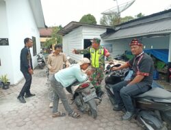 Menciptakan Lingkungan Aman Dan Kondusif, Babinsa Laksanakan Komsos Dengan Masyarakat