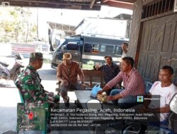 Jaga Kebersihan Lingkungan, Babinsa Laksanakan Komsos di Desa Kung