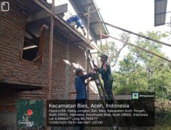 Babinsa Melalui Komsos Bantu Warga di Desa Atang Jungket