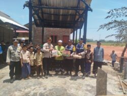 Kapolsek Bandar Dua Kunjungi Dayah Ahmadul Falah Pasca Kebakaran, Serahkan Bantuan Sosial