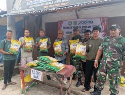 Babinsa Koramil 03/Pegasing Gelar Pasar Murah Beras di Desa Uning