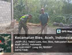 Wujud Kepedulian Babinsa Melaksanakan Karya Bhakti Bersama Masyarakat Desa Tebes Lues
