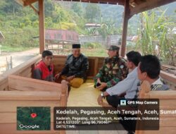 Wujud Kepedulian Babinsa Melaksanakan Komsos Bersama Masyarakat Desa Tebuk