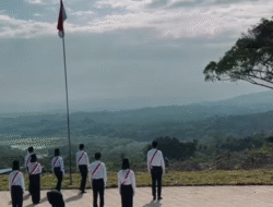 Baru Pertama Kali Bukit Ponggang Tempat Upacara Warga Desa Kampung Baru