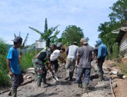 Babinsa Koramil 10/Celala Gelar Karya Bakti Bersama Warga, Perbaiki Jalan Desa Celala