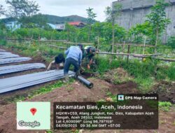 Wujud Kepedulian Babinsa Melaksanakan Komsos Bersama Masyarakat Desa Atang Jungket