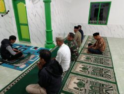 Sertu Ruliadi Pererat Silaturahmi dengan Warga melalui Shalat Subuh Berjamaah