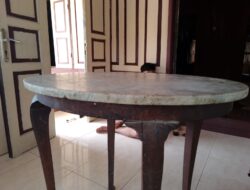 Indahnya Meja Giok Marmer Putih Peninggalan VOC Belanda di Tanah Minang