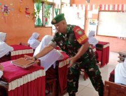 Anggota Koramil 03/Pegasing Laksanakan Pendampingan dan Pembagian Makanan Bergizi di SD Negeri 2 Aceh Tengah