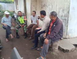Wujud Kepedulian Babinsa, Laksanakan Komsos Bersama Masyarakat di Desa Pegasing