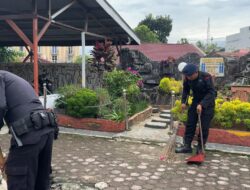 Satuan Brimob Polda Sumut Tebar Kepedulian Melalui “Minggu Kasih” di Gereja HKI Resort Khusus Asuhan Stadion