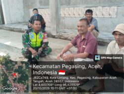 Babinsa Wujudkan Kepedulian Melalui Komsos Bersama Masyarakat Desa Kute Lintang