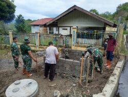 Kemanunggalan TNI dan Rakyat Terlihat di Pembangunan MCK Tahap III Desa Arul Gele