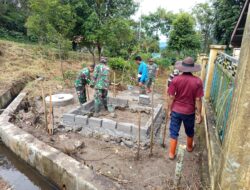 Satgas TMMD Ke-126 Bangun MCK Tahap III di Desa Arul Gele