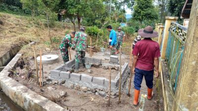Satgas TMMD Ke-126 Bangun MCK Tahap III di Desa Arul Gele