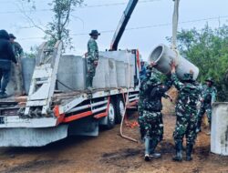 Gotong Royong TNI dan Warga, Gorong-Gorong TMMD 126 Mulai Dipasang di Linge