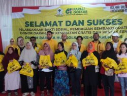 Dalam Menyambut HUT Partai Golkar ke 61,Di Laksanakan kegiatan Bhakti Sosial, Donor Darah Dan Pemeriksaan Kesehatan Gratis