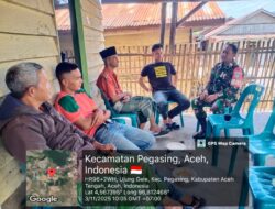 Wujud Kepedulian Babinsa, Sertu Abdul Gofur Gelar Komsos Bersama Warga Desa Ujung Gele