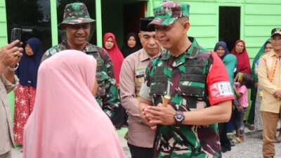Dandim 0106/Aceh Tengah Serahkan Kunci Rumah RTLH kepada Ibu Kasmawati di Desa Roteh
