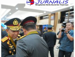 Kapolda Sumut Irjen Pol Whisnu Hermawan Terima Tanda Kehormatan Bintang Bhayangkara Pratama dari Kapolri