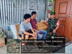 Babinsa Koramil 03/Pegasing Tingkatkan Kepedulian Lingkungan Lewat Komsos di Desa Ujung Gele