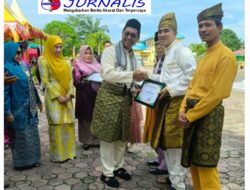 Lembaga Tepak Sirih Terima Penghargaan Sebagai Penggiat Seni Kecamatan TPTM