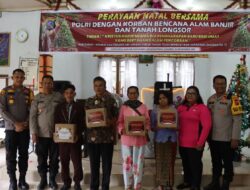 Polres Tapteng Rayakan Natal 2025 Bersama Pengungsi Korban Bencana di GOR Pandan