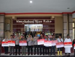 Wakapolri Salurkan Bantuan Kemanusiaan dan Siapkan Sumur Bor bagi Warga Terdampak Banjir Bandang Tapteng