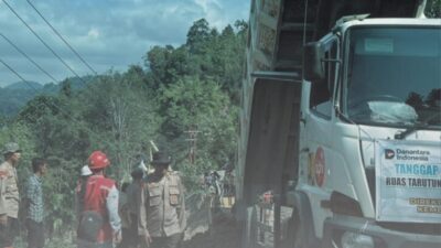 Polda Sumut Salurkan Bantuan Pendidikan, Sembako, dan Air Bersih ke Warga Terdampak Bencana di Sibolga dan Tapteng