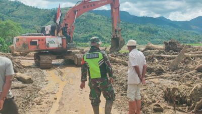 Longsor Tutup Akses Warga, Koramil 03/Pegasing Pastikan Jalan Kembali Fungsional