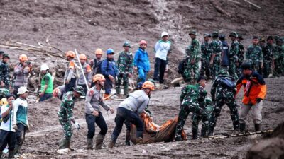 Hari Kedua Pencarian Korban Longsor KBB, Total 16 Orang Ditemukan Meninggal Dunia