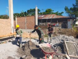 Babinsa Koramil 03/Pegasing Bantu Warga Bangun Rumah di Desa SP Kelaping