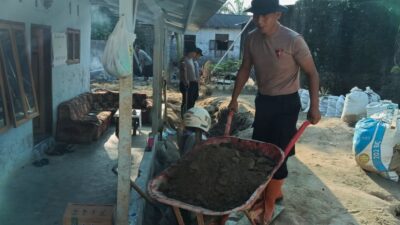 Brimob Polda Sumut Teruskan Dapur Lapangan dan Pembersihan Rumah Warga di Batang Toru