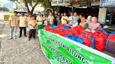 Majelis Al Hikam Girian Salurkan 350 Paket Nasi Jumat Berkah untuk Warga di Bitung
