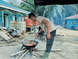 Tak Sekadar Jaga Keamanan, Brimob Polda Sumut Bantu Kebutuhan Dasar Warga Aek Ngadol