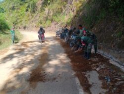 Personel Satgas Gulbencal Kodim 0106/Aceh Tengah Bersihkan Material Longsor di Desa Pedekok