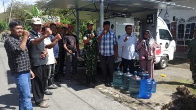 Koramil 03/Pegasing Dampingi Penyaluran Air RO untuk Warga Desa Tebes Lues